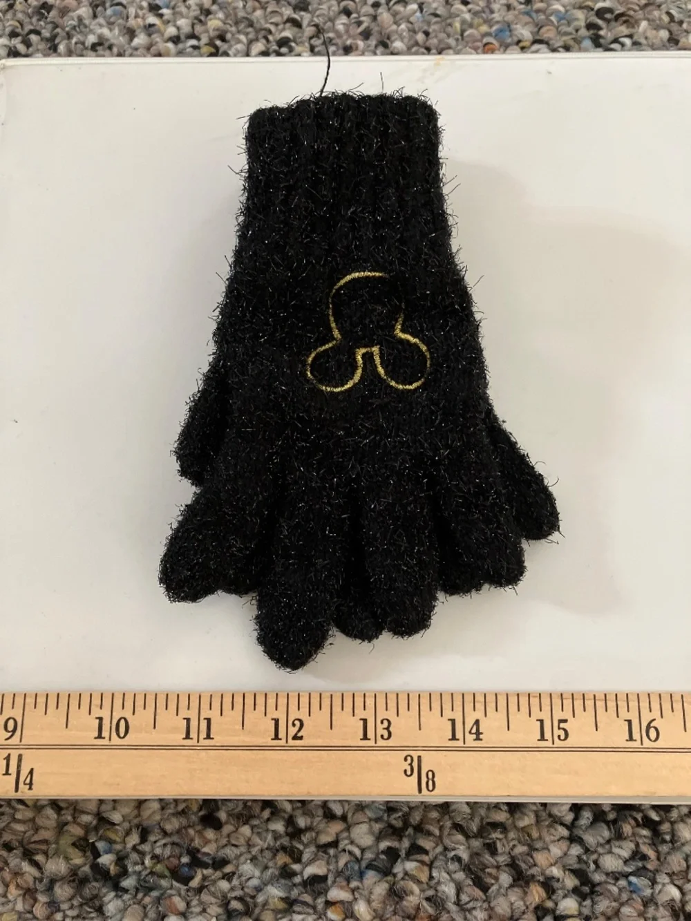 NWOT Disney Mickey and Minnie Kids’ Gloves